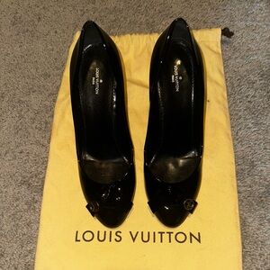 Louis Vuitton Black Patent Leather Fiance Pumps Size 38.5